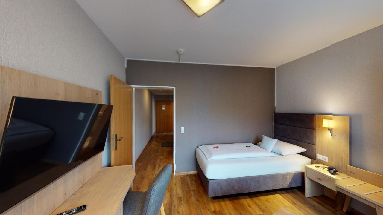 Single Room,1363671677:JPEG
