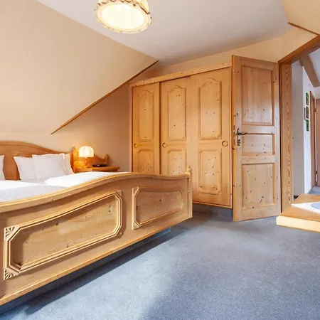 Hotel Sauerlaender Hof-3